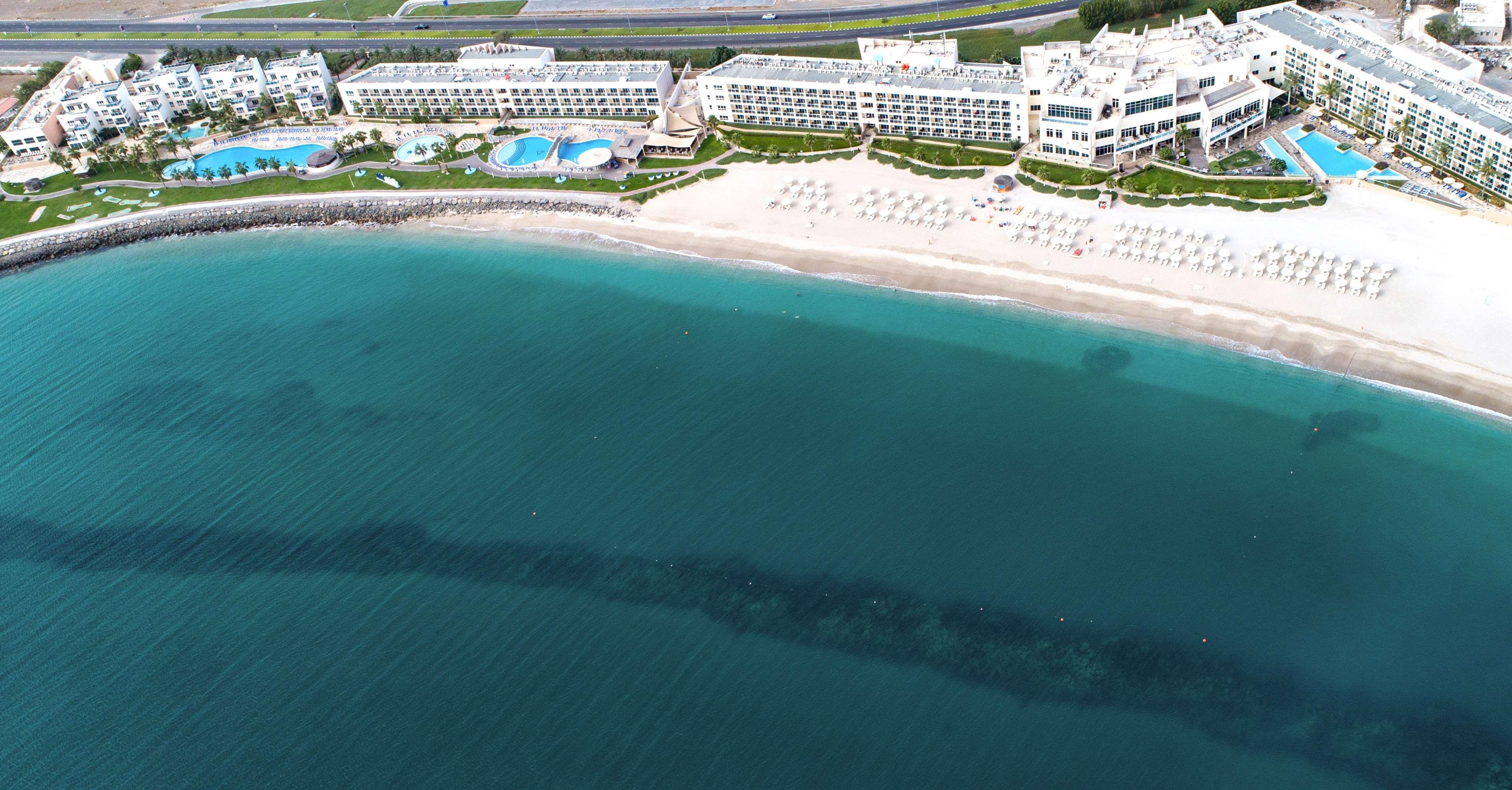 Radisson Blu Resort, Fujairah Luaran gambar Aerial view of the hotel