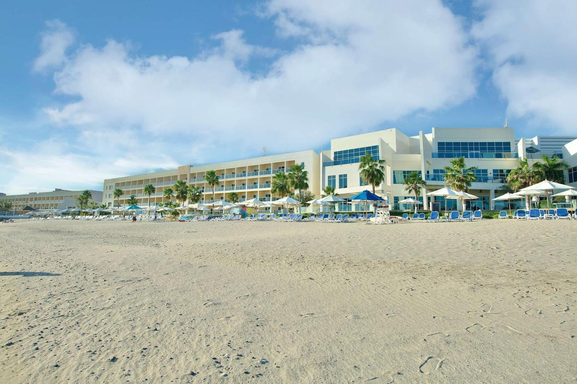 Radisson Blu Resort, Fujairah Luaran gambar The Atlantis Paradise Island Resort
