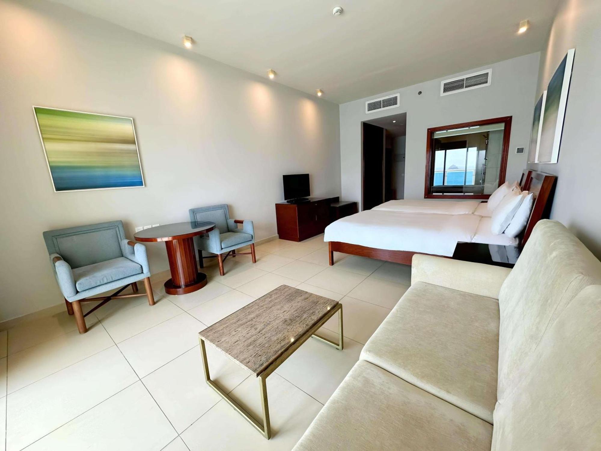 Radisson Blu Resort, Fujairah Luaran gambar A room at the hotel